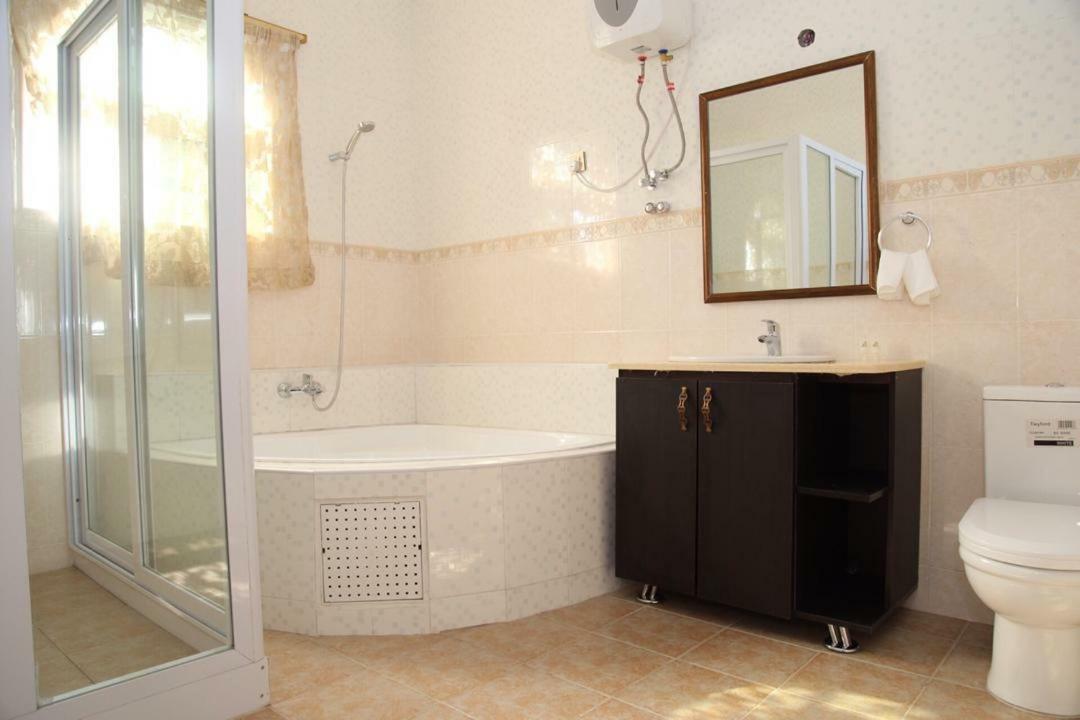 Afri-Royal Hotel 아크라 외부 사진